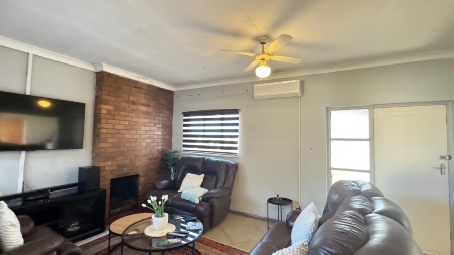 3 Bedroom Property for Sale in Beaconsfield Northern Cape